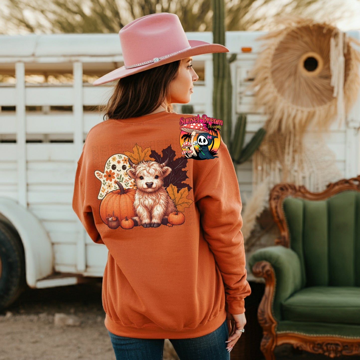 Highland Cow & Ghost T-SHIRT & HOODIE